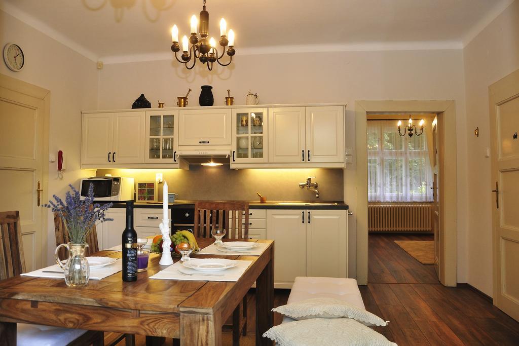 Atmospheric Quiet Apartment Прага Экстерьер фото