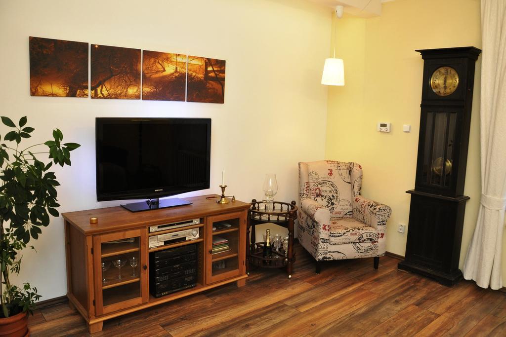 Atmospheric Quiet Apartment Прага Экстерьер фото