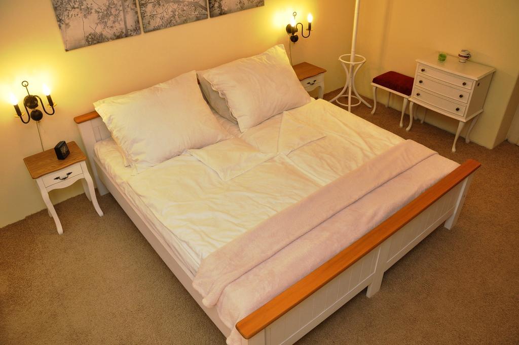 Atmospheric Quiet Apartment Прага Экстерьер фото