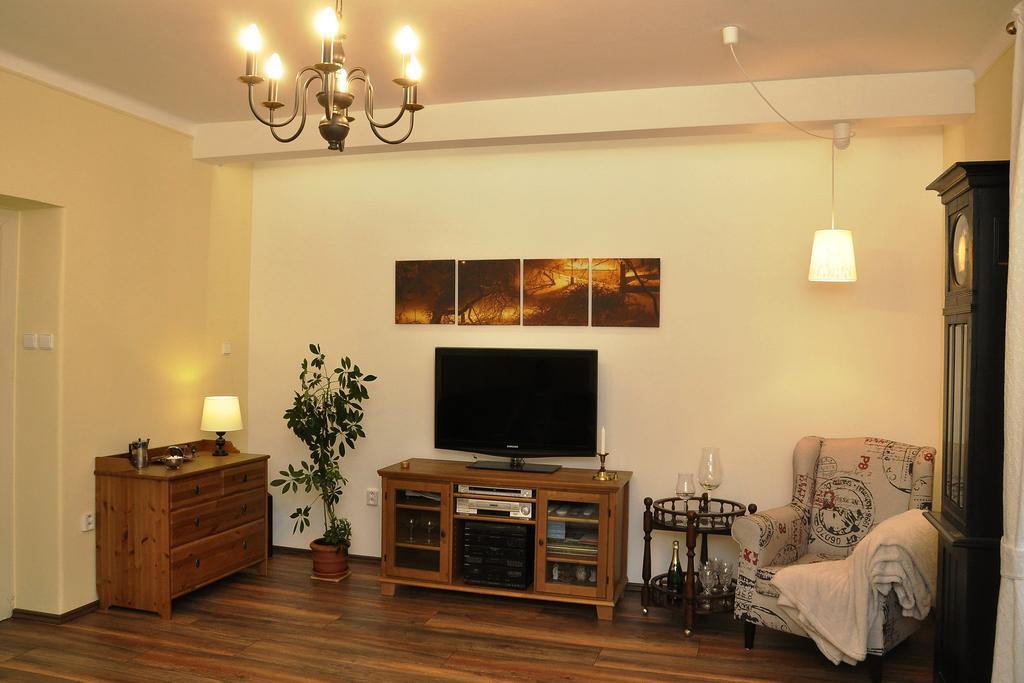 Atmospheric Quiet Apartment Прага Экстерьер фото